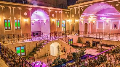 حیاط هتل سنتی سرای کهن یزد حیاط هتل سنتی سرای کهن یزد